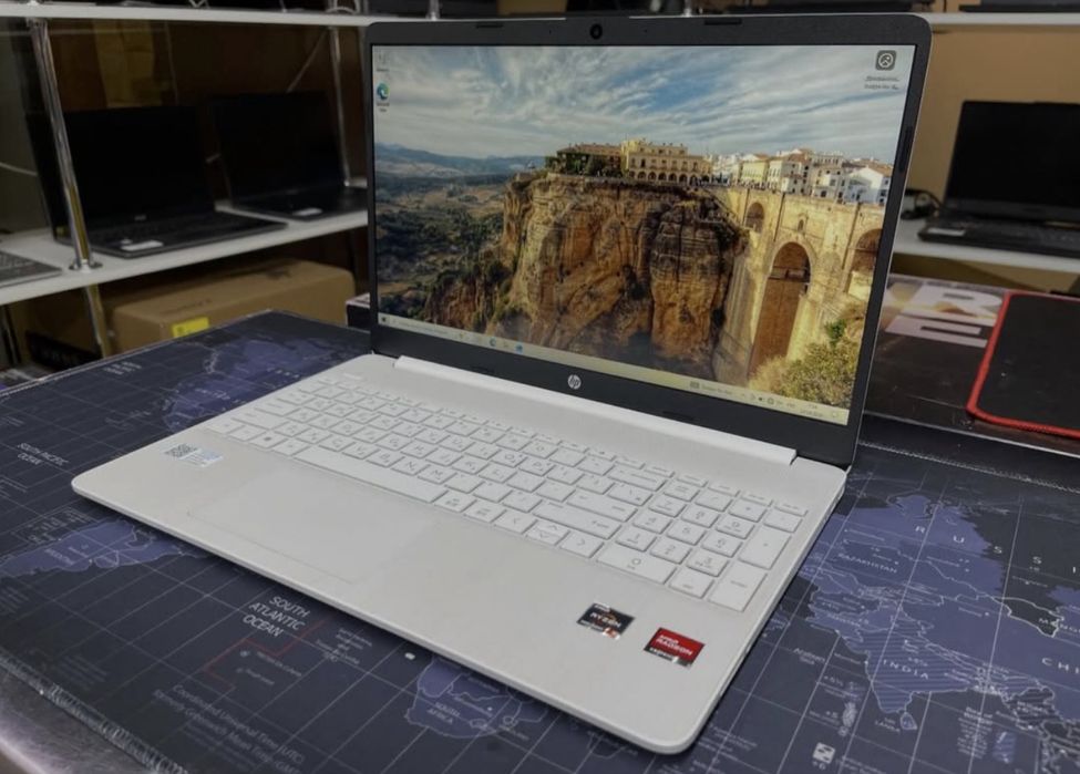 Офисный ноутбук HP Laptop 15s Ryzen 5-5500U/8GB/256GB/FullHD