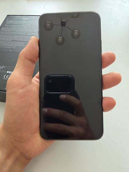 Продам Iphone 11 pro Max 256