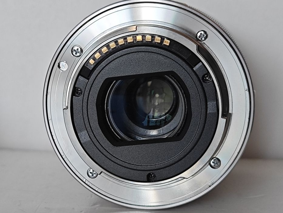 Обектив Sony SEL1855 Е 18–55mm f/3.5–5.6 OSS