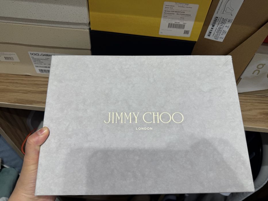 Красные туфли Jimmy Choo