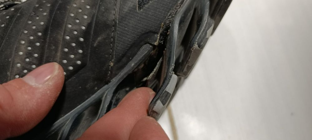 Продавам маратонки adidas spring blade