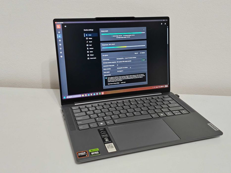 Laptop Lenovo Yoga Pro 7 Ryzen 7 8845HS RTX 3050 6GB 16GB RAM 1TB SSD 3K 120Hz