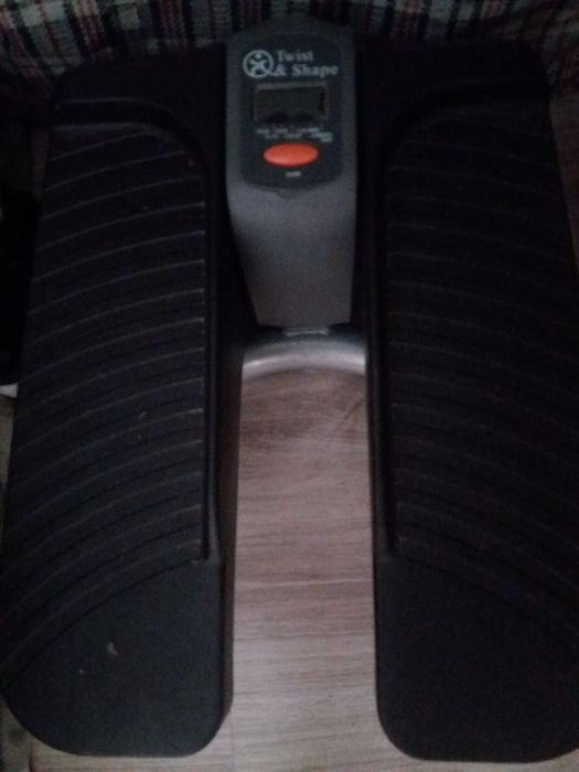 Тренажер для ног и ягодиц