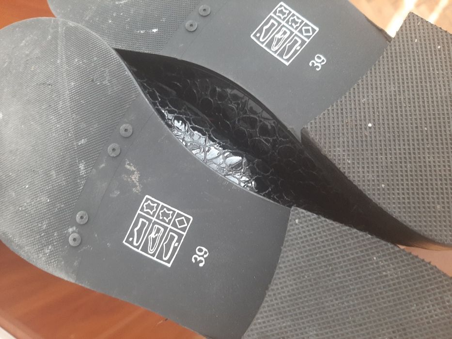 Нови елегантни дамски обувки от мек естествен лак