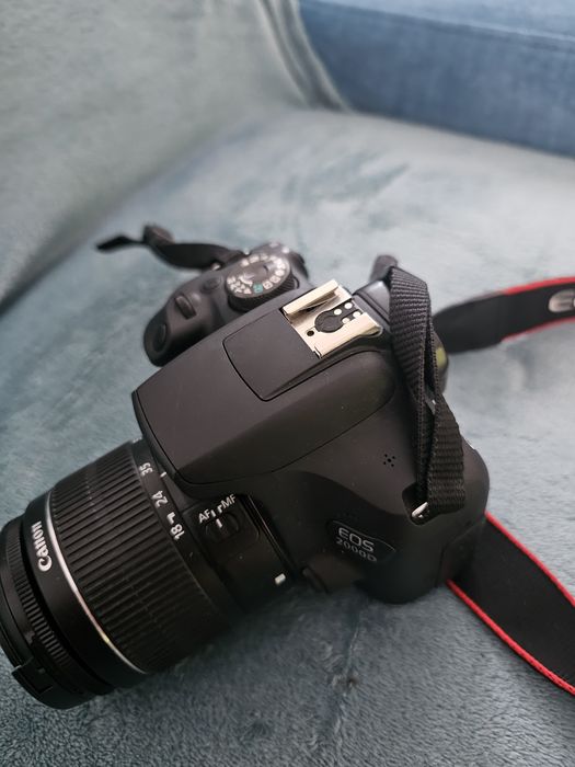 Canon eos 2000 d