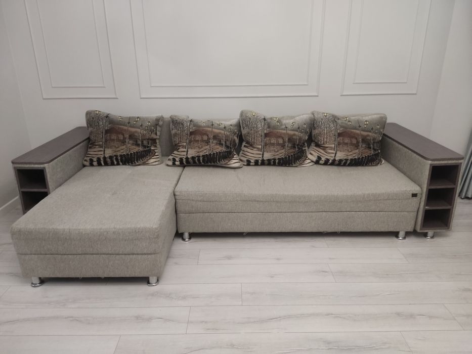 Продам угловой диван 3 метра