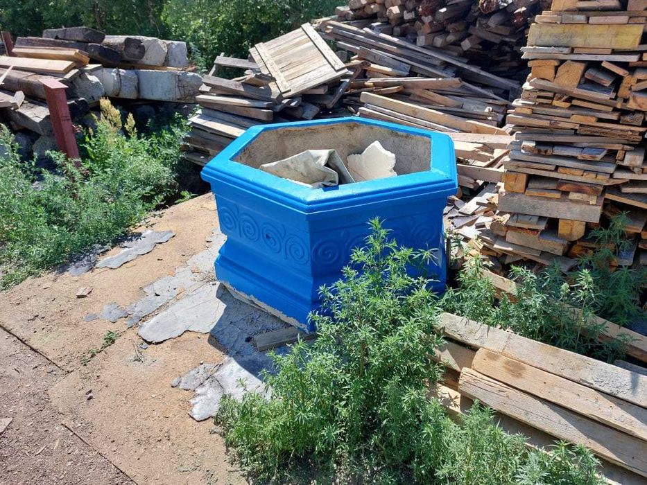 Продам вазоны под цветы