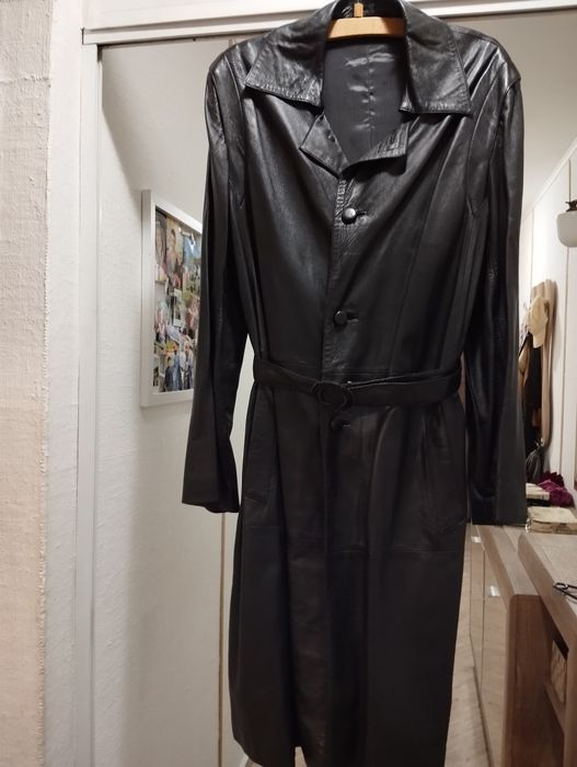 Продавам мъжко манто