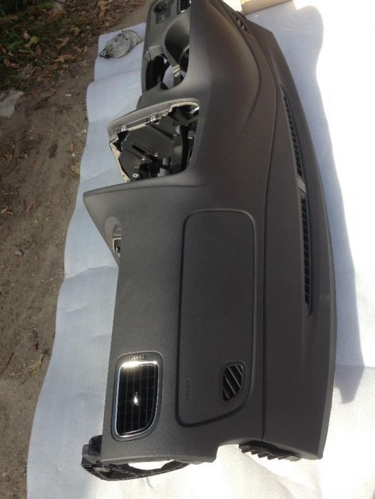 plansa bord vw polo 2017