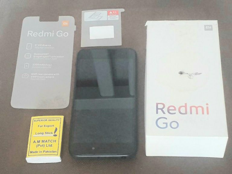 Xiaomi Redmi Go вoceмь гигaбaйт
