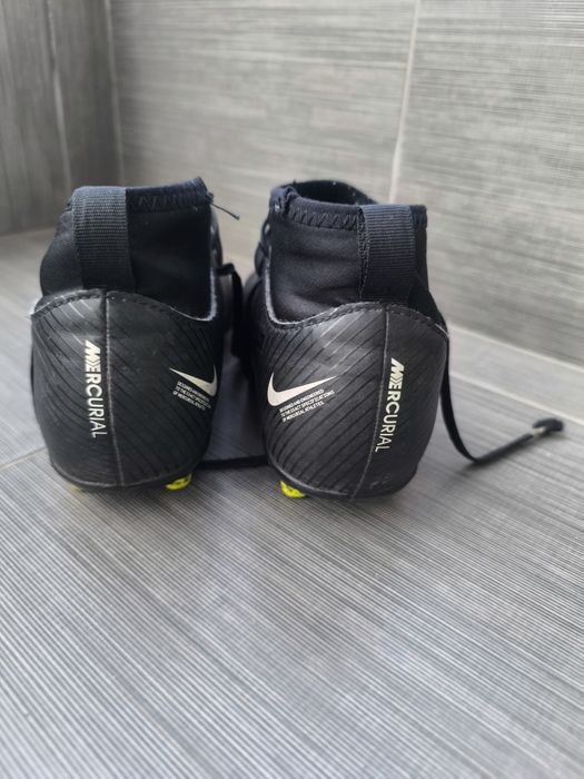 Футболни бутонки за трева 36,5номер