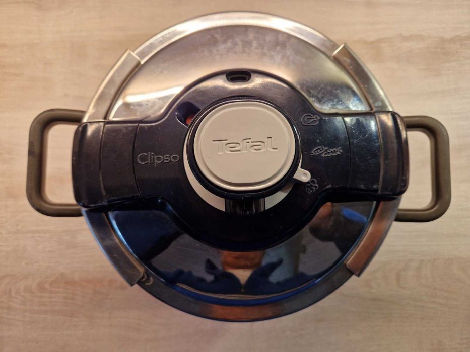 Тенджера под налягане на  Tefal