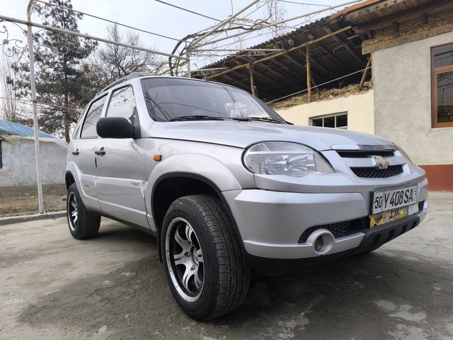 Нива шевролет 2005 йил сотилади