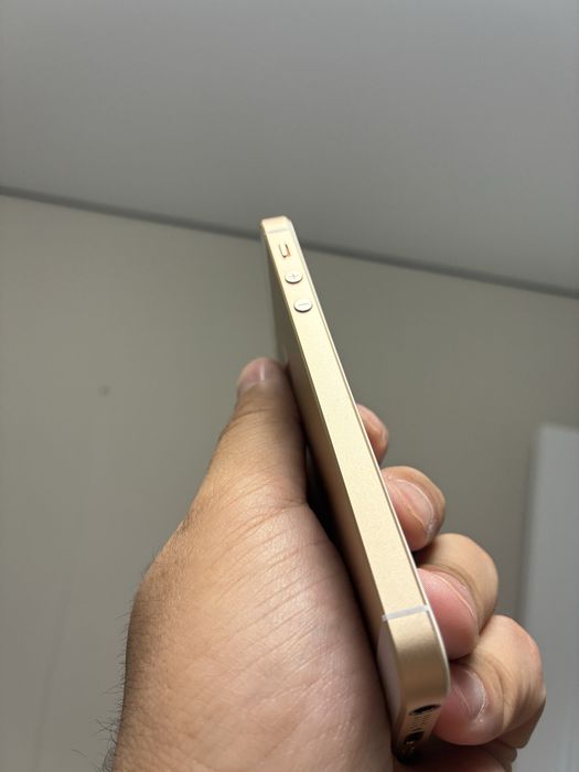 iPhone SE 2016 32 ГБ