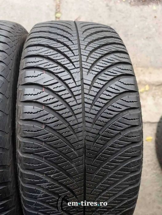 SET 2 Anvelope All Season 215/55 R17 GOODYEAR Vector ras