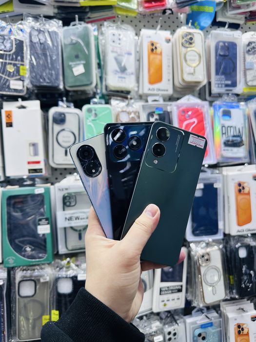 Телефон разные.