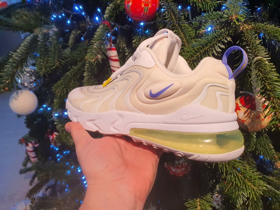 Vând 2 perechi Nike React 270