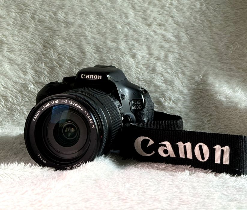 Canon EOS 600D + Универсальный объектив 18-200mm