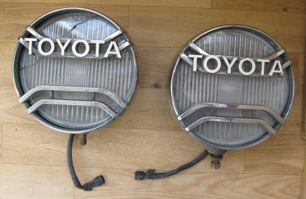 Продаются противотуманные фары для Toyota hilux surf, оригинал, б/у.