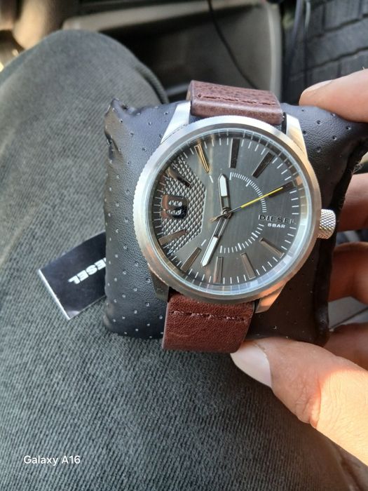 Продам часы фирмы DIESEL