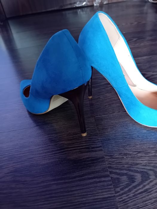 Pantofi stiletto