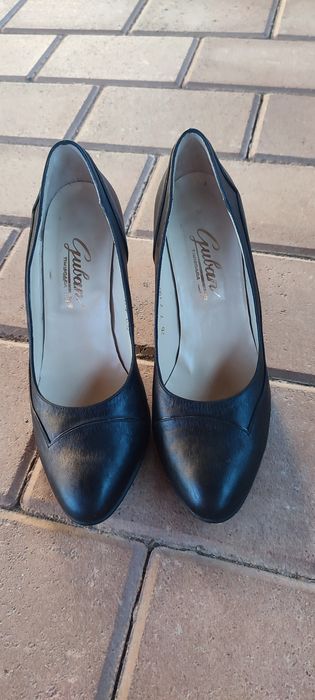 Vand pantofi piele Guban, purtati o singura data