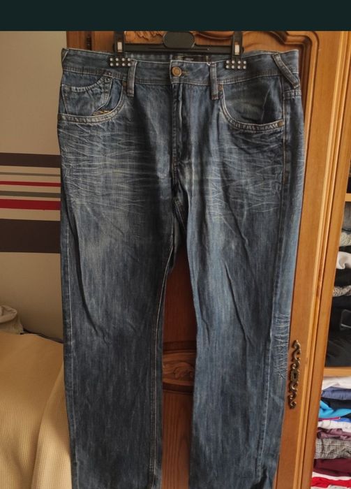 Pantalon blugi, diferite marimi, diferite modele.