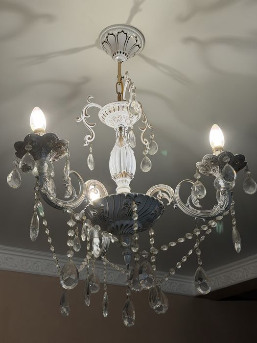 Продам люстру 10 рожковую