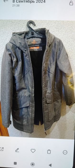Продам куртку на подростка.