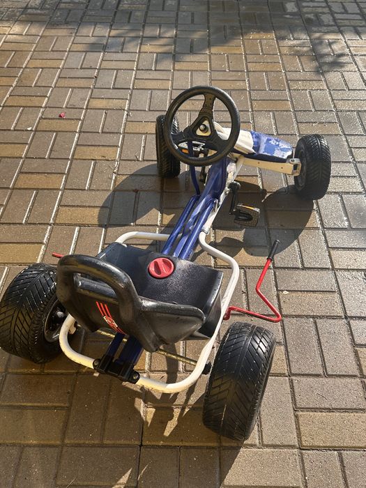 Vand cart cu pedale!