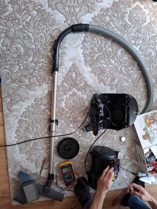 на части -Прахосмукачка Rowenta Compact Power RO3995EA,750W,3л Hygiene