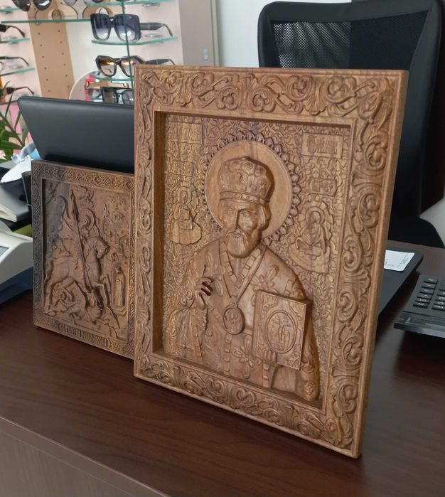 Икона "Свети Георги-победоносец".Машинна дърворезба.