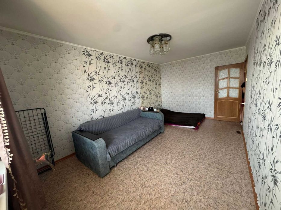 Продается 2-х комнатная квартира в 9 микрорайоне.