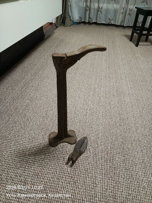 Продам сапожную лапу