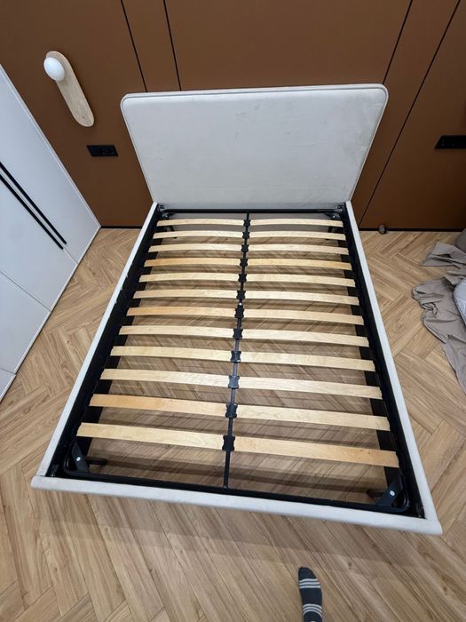 Кровать двухспальная