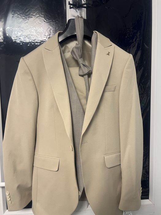 Costume barbati de vanzare