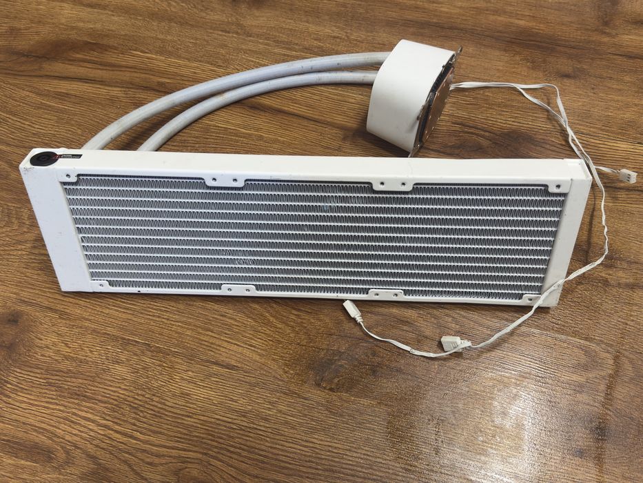 Водно охлаждане DeepCool 360mm AIO – бяло – радиатор + помпа