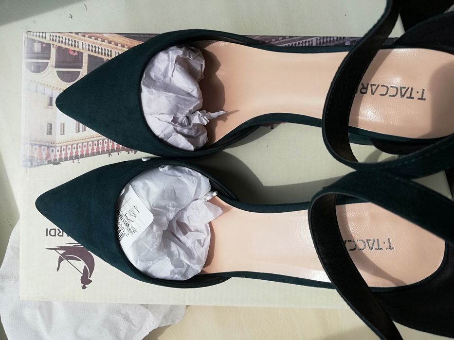 Продам женские туфли