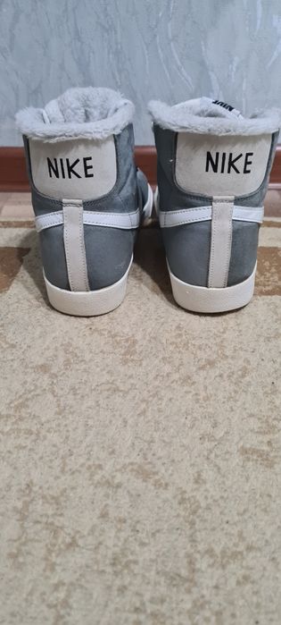 Кроссовки зимние