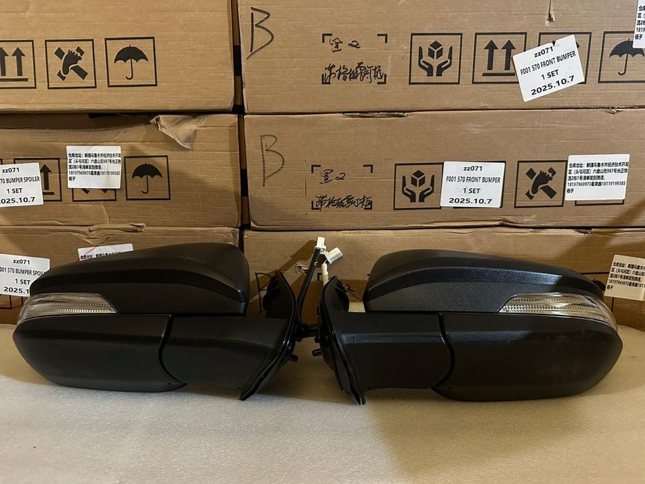 Зеркало на Toyota Hilux