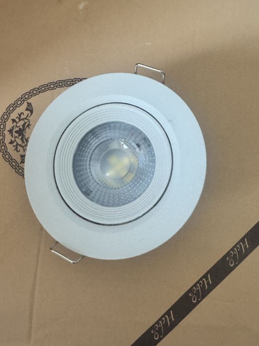 Vand spoturi 5lei bucata