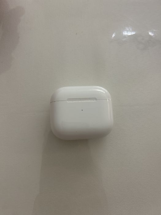 Продам Airpods 4
