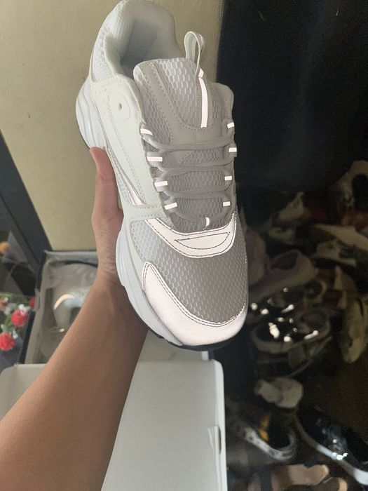 Dior b22 albi cu cutie