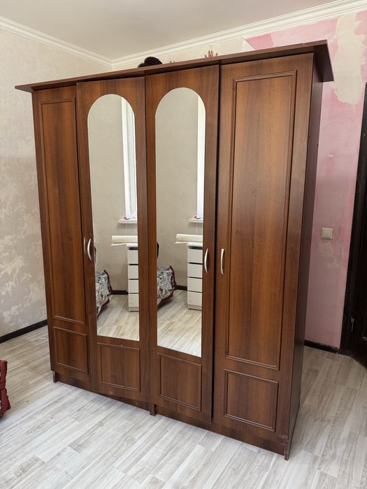 Продам шкаф для одежды срочно