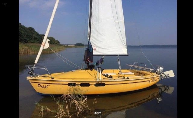 Vând barca velier mic