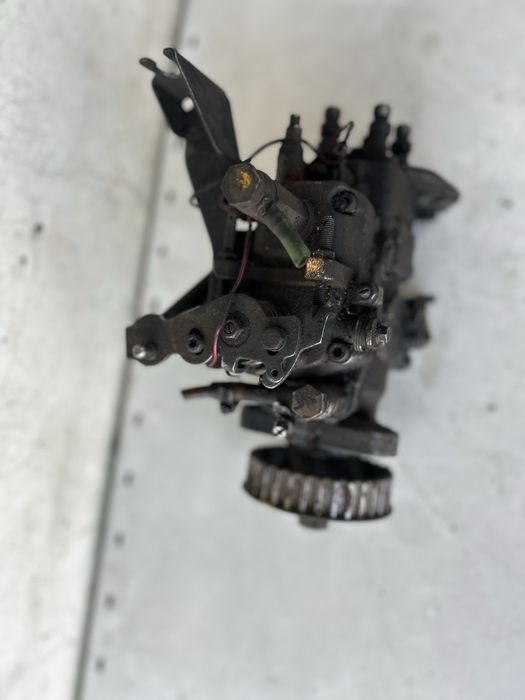 Гнп помпа за фолксваген Т4 транспорет 2,4д 5цил/GNP za VW T4 2,4d 5cil