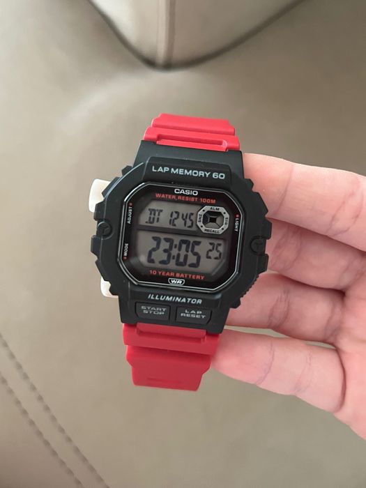Ceas digital Casio sport rezistent la apa
