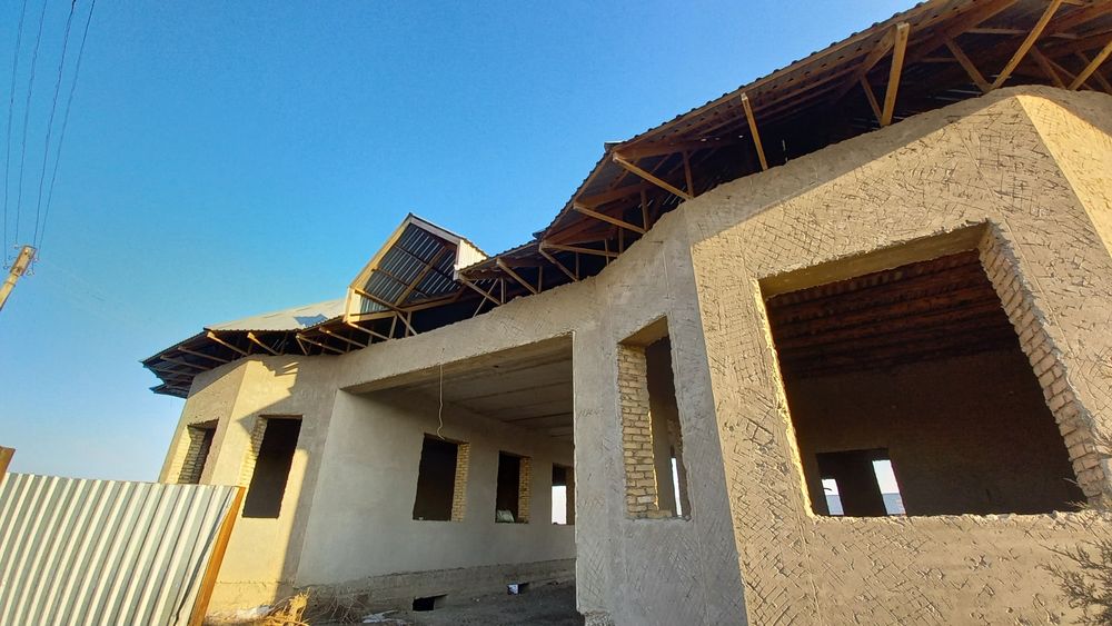 Uy sotiladi 20 sotiq