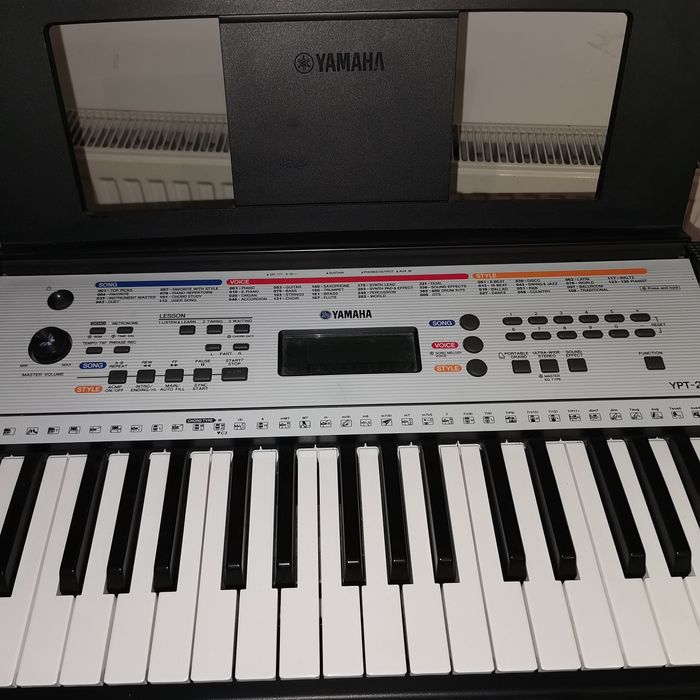 Orga Yamaha YPT 260