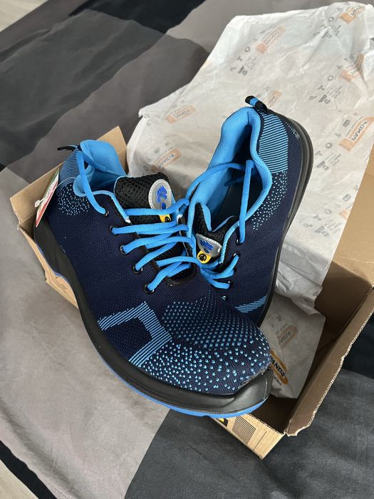 Papuci de lucru (bombeu)